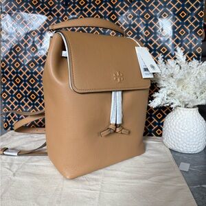 New✨tory burch Thea With Gold Hardware Pebbled Leather Backpack (tan/triamisu)